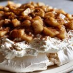 apple pavlova